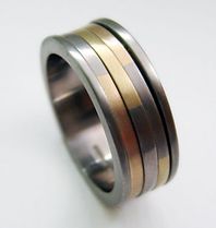 18ct yellow and white gold chequered spin ring