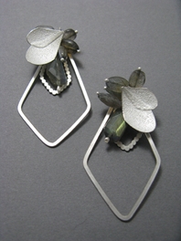 Snow petal & Diamond Loop Earrings