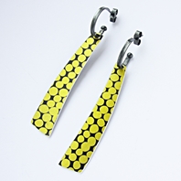Yellow Spot Print Curve Earrings