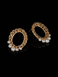 Oval Pearl 18ct Gold Studs